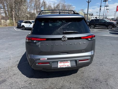 New 2026 Nissan Pathfinder SL FWD image 4