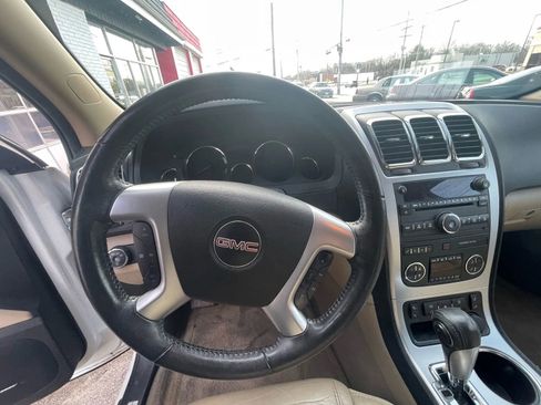 Used 2010 GMC Acadia SLT image 16