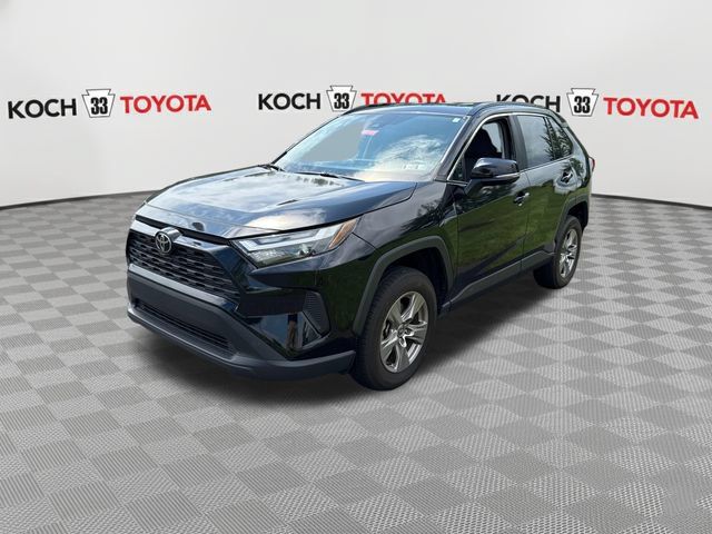 Used 2023 Toyota RAV4 XLE AWD/4WD image 3