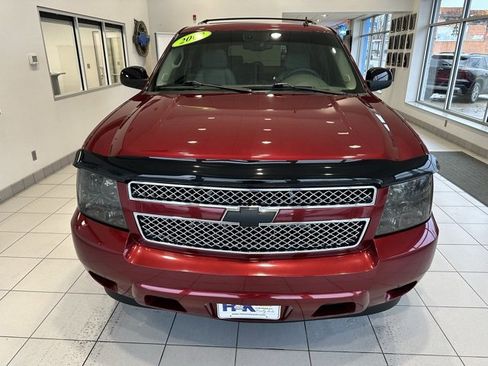 Used 2009 Chevrolet Suburban LTZ image 2