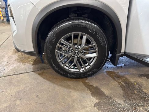 Certified 2024 Nissan Rogue S image 18