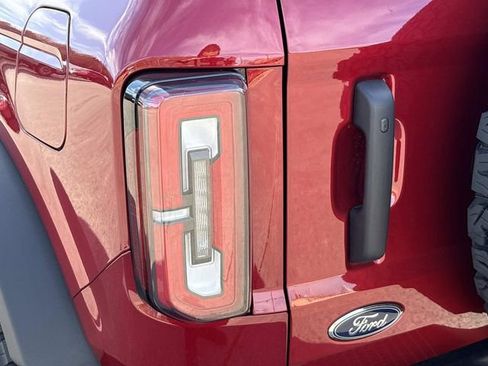 New 2025 Ford Bronco Badlands image 12