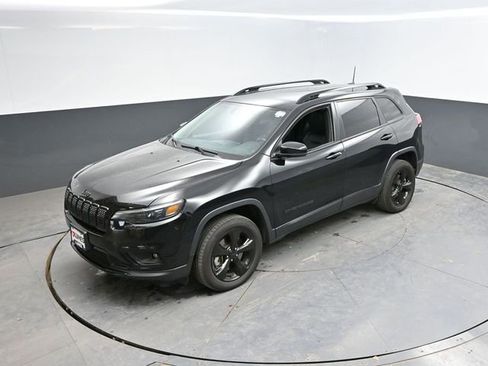 Used 2021 Jeep Cherokee Latitude Plus AWD/4WD image 37