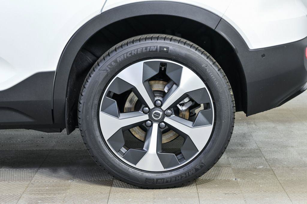 Used 2026 Volvo XC40 B5 Plus w/ Protection Package Premier AWD/4WD image 37