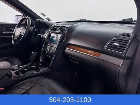 Used 2018 Ford Explorer Platinum image 31