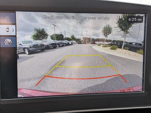 Used 2025 Hyundai Elantra SE w/ Cargo Package FWD image 23