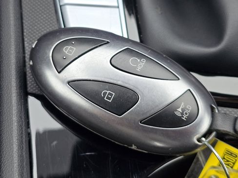 Used 2025 Hyundai Elantra SEL image 30