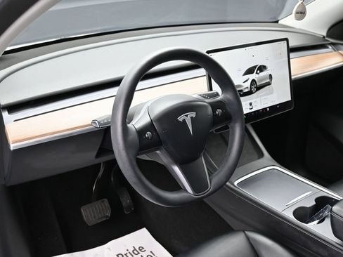 Used 2023 Tesla Model Y Long Range image 17