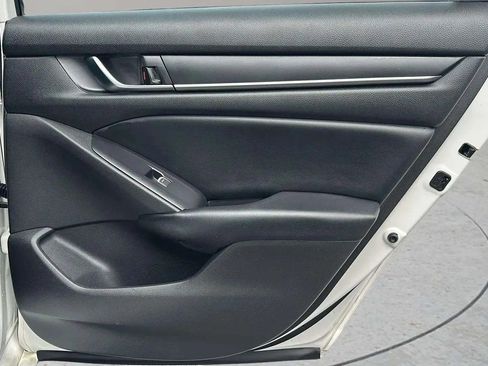 Used 2018 Honda Accord Sport image 22
