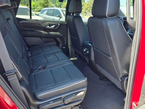 Used 2023 GMC Yukon SLT image 14