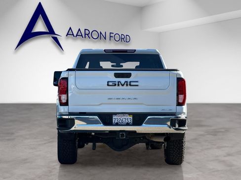 Used 2021 GMC Sierra 2500 SLE w/ SLE Value Package; image 4
