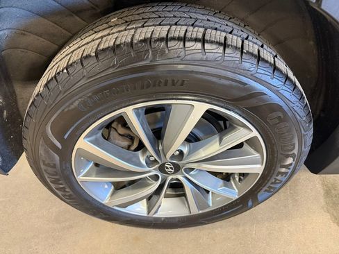 Used 2020 Hyundai Santa Fe Limited AWD/4WD image 14