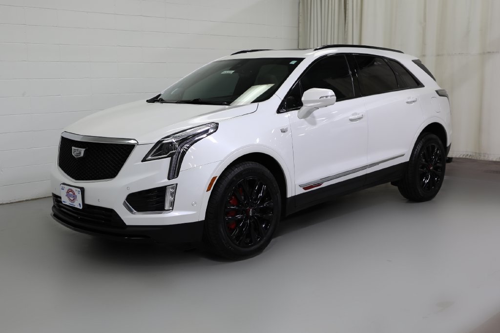 Used 2025 Cadillac XT5 Sportv w/ LPO, Red Accent Package AWD/4WD image 15