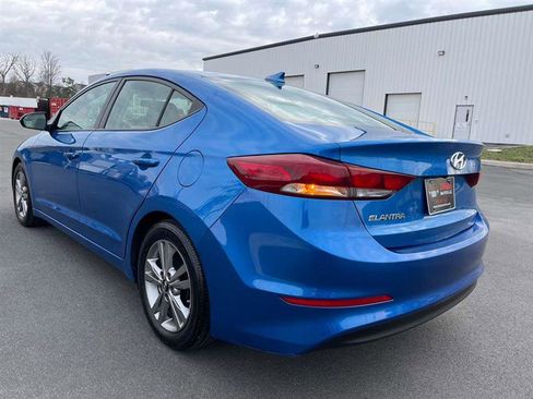 Used 2017 Hyundai Elantra SE image 5