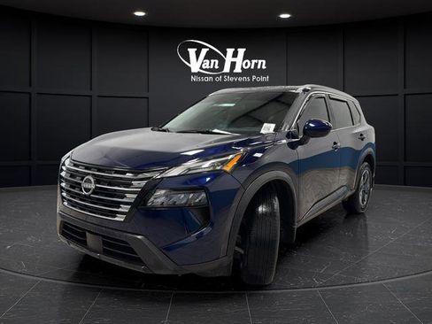 Used 2025 Nissan Rogue SV w/ SV Premium Package AWD/4WD image 3