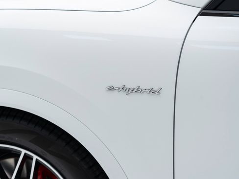 New 2026 Porsche Cayenne S image 13