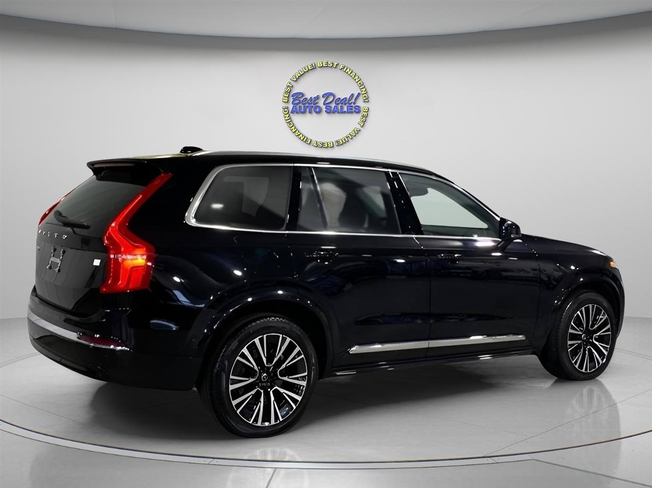 Used 2024 Volvo XC90 T8 Plus AWD/4WD image 5