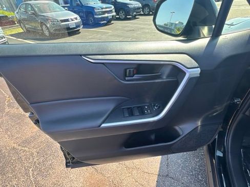 Used 2025 Toyota RAV4 LE AWD/4WD image 11