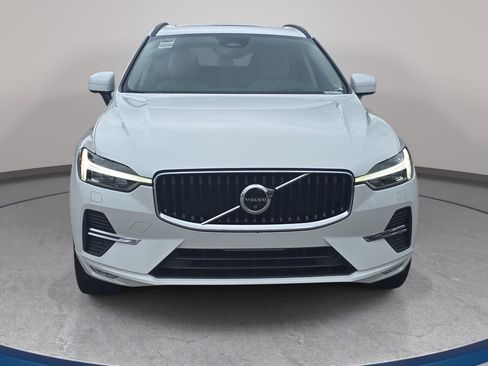 Used 2022 Volvo XC60 B5 Momentum w/ Advanced Package FWD image 2
