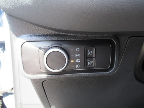 Used 2026 Ford Explorer Active RWD image 19