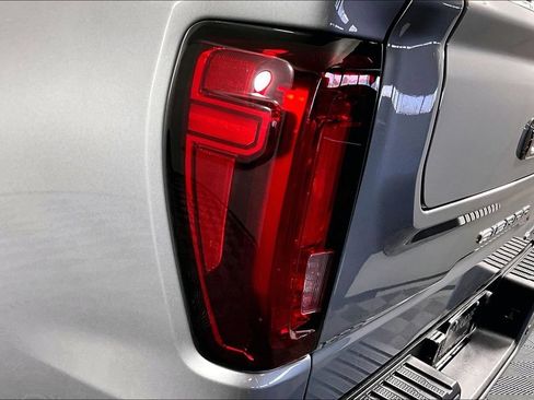 Used 2025 GMC Sierra 1500 AT4 w/ AT4 Premium Package AWD/4WD image 23