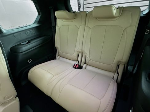 Used 2023 Jeep Grand Cherokee L Limited w/ Luxury Tech Group II image 29