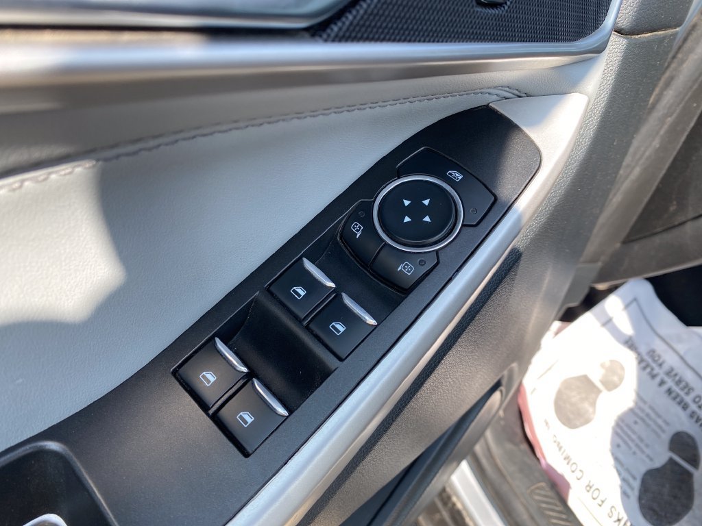 Used 2023 Ford Explorer XLT w/ Equipment Group 202A AWD/4WD image 13