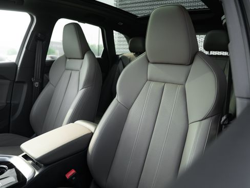 Certified 2025 Audi Q5 Premium w/ Premium Plus AWD/4WD image 23