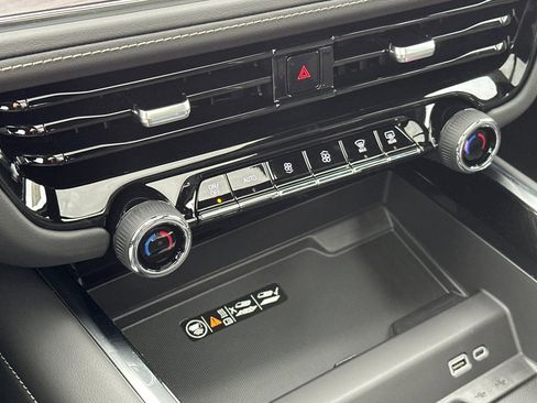 New 2026 Chevrolet Suburban Premier w/ Sun And Tow Package image 26