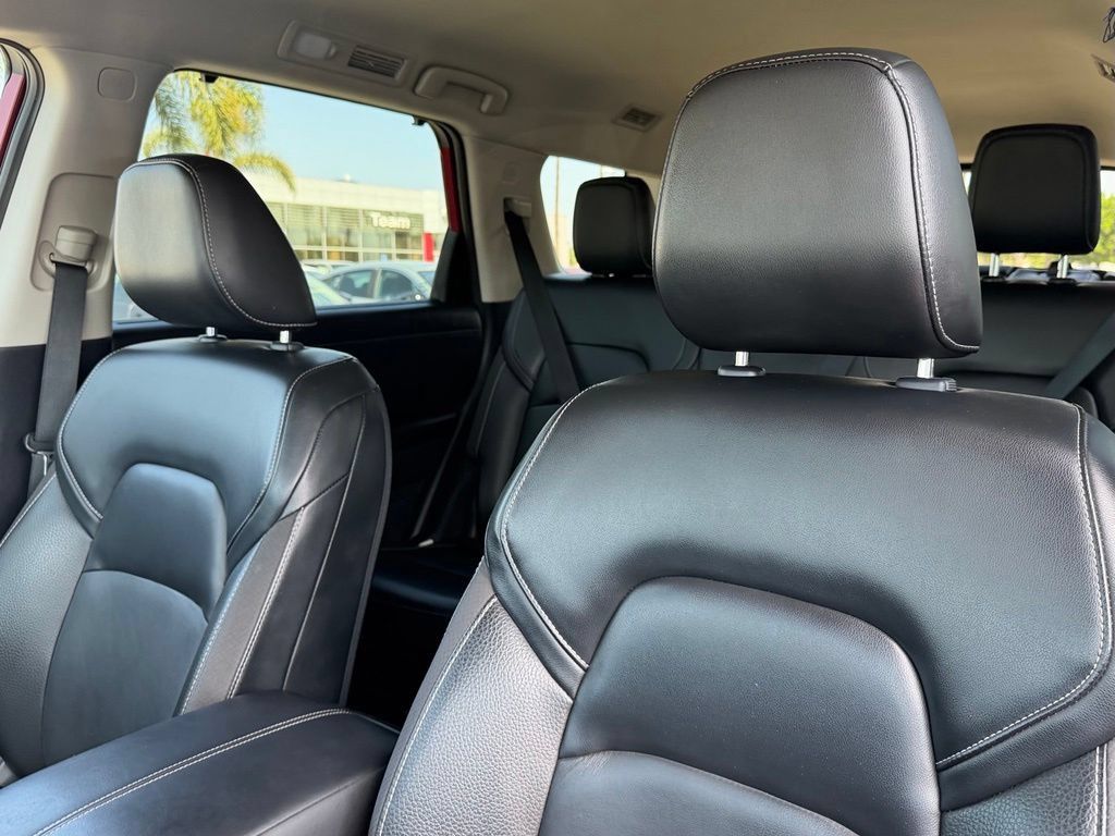 Certified 2023 Nissan Pathfinder SL FWD image 15