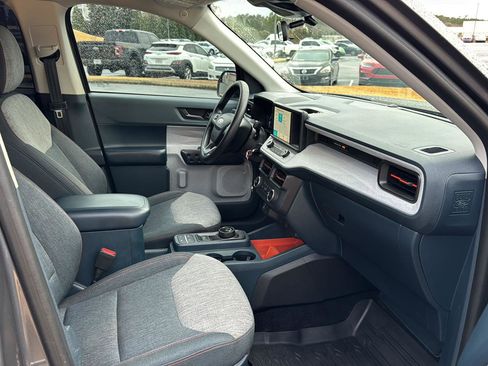 Used 2022 Ford Maverick XLT image 10