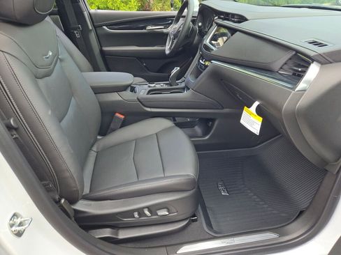 New 2025 Cadillac XT5 Premium Luxury w/ LPO, Red Accent Package AWD/4WD image 6