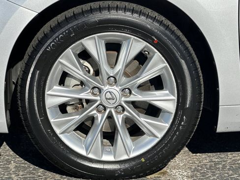 Used 2013 Lexus ES 300h image 37