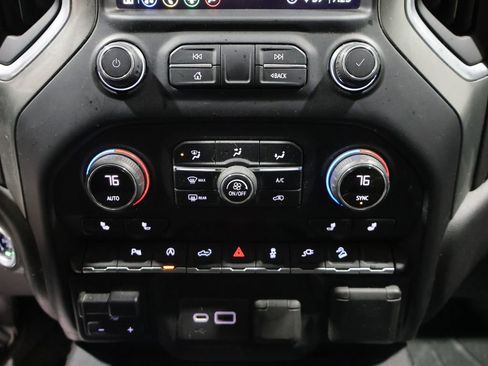 Used 2020 Chevrolet Silverado 1500 LT Trail Boss image 32