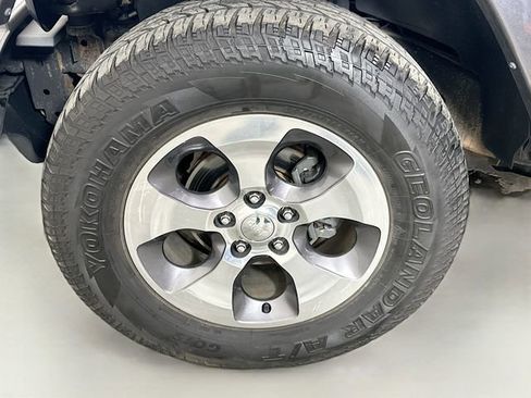 Used 2016 Jeep Wrangler Unlimited Sahara w/ Connectivity Group image 28