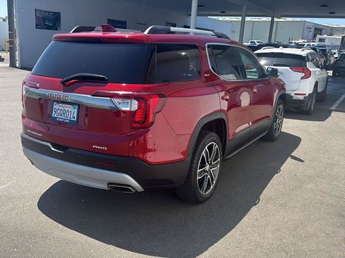 Used 2023 GMC Acadia SLT w/ Technology Package AWD/4WD image 2