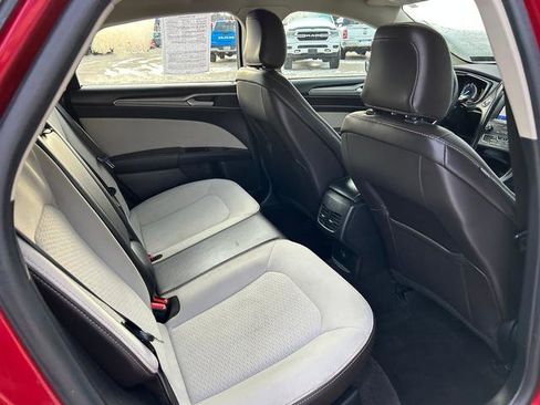 Used 2020 Ford Fusion SE w/ Equipment Group 151A image 21