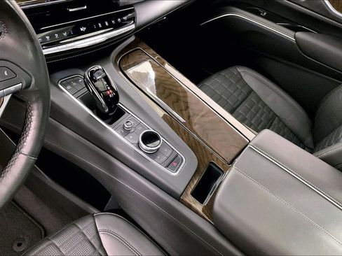 Used 2024 Cadillac Escalade ESV Sport Platinum image 19