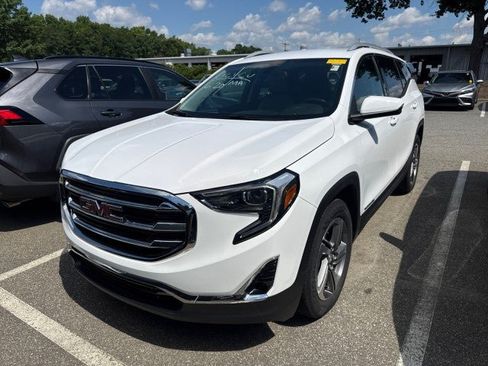 Used 2019 GMC Terrain SLT w/ Preferred Package FWD image 2