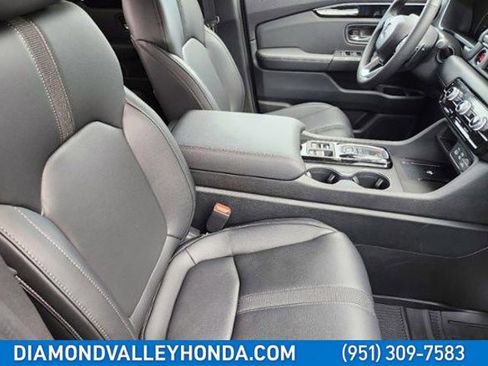 New 2025 Honda Pilot Touring image 16
