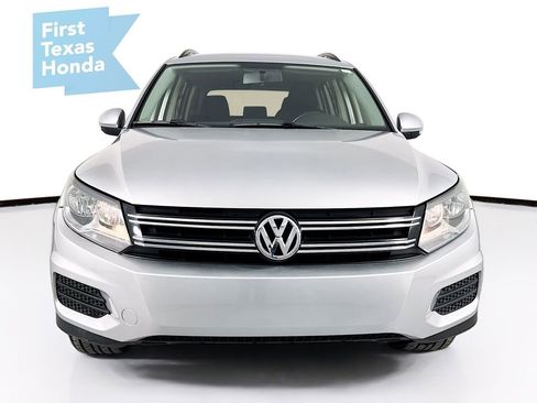 Used 2018 Volkswagen Tiguan Limited w/ Premium Package FWD image 2