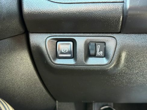 Used 2017 GMC Acadia SLE w/ Driver Alert Package I AWD/4WD image 25