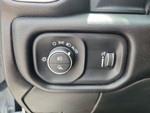 Used 2024 RAM 3500 Big Horn AWD/4WD image 18