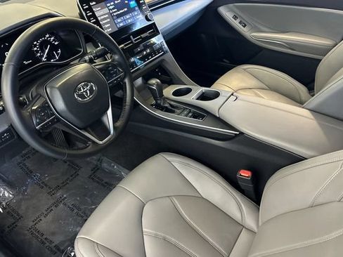 Used 2019 Toyota Avalon XLE w/ Carpet Mat Package FWD image 11