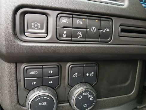 Used 2022 Chevrolet Tahoe Z71 AWD/4WD image 25