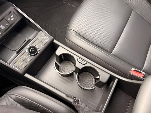 Used 2024 Hyundai Kona Limited image 20