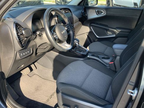 Used 2024 Kia Soul EX FWD image 24