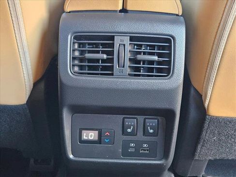 Used 2023 Nissan Rogue Platinum w/ Platinum Premium Package image 24