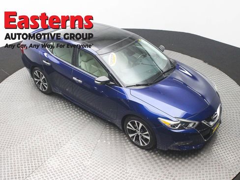 Used 2016 Nissan Maxima Platinum w/ Interior Lighting Package FWD image 3