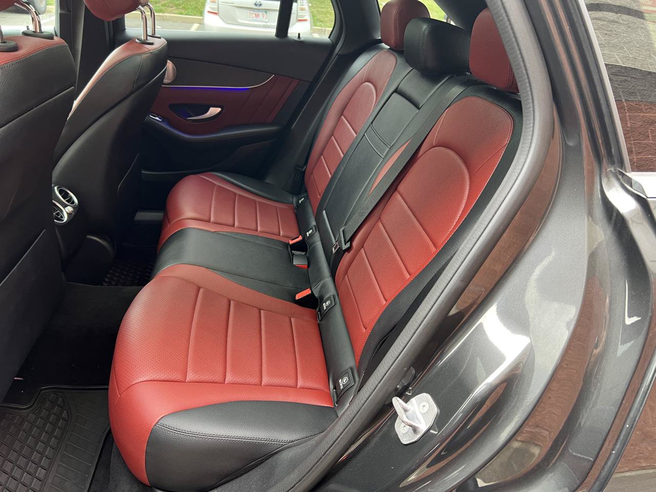 Used 2020 Mercedes-Benz GLC 300 4MATIC w/ AMG Line image 12